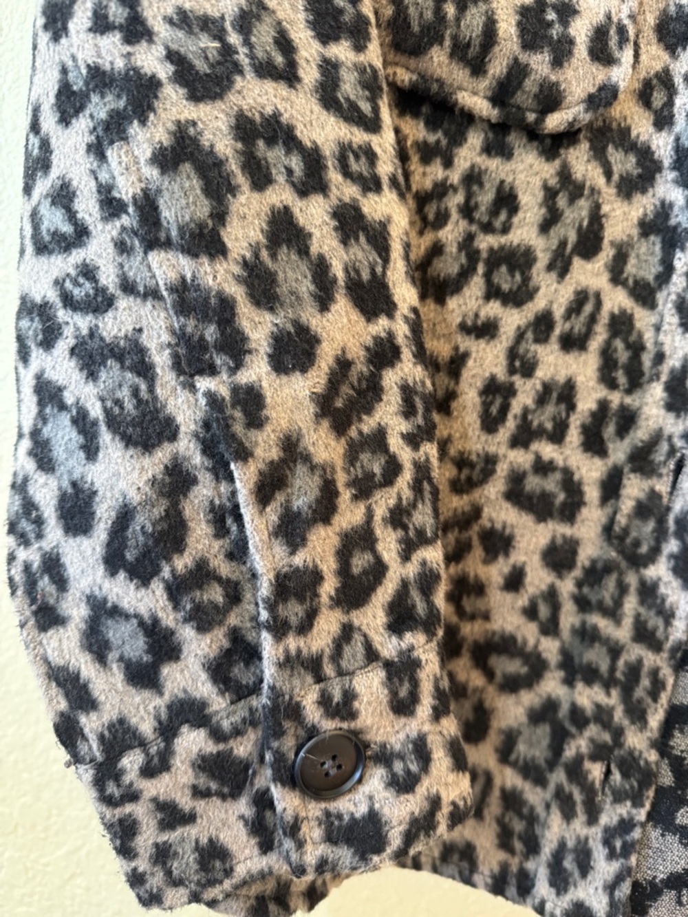 bagatelle Black and Gray Leopard Print Shacket - Picture 5 of 6